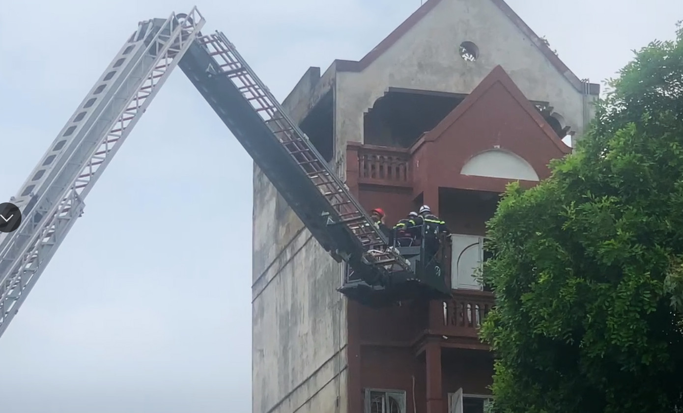 Lực lượng Cảnh sát PCCC&amp;CNCH đang tiếp tục tìm kiếm các nạn nhân