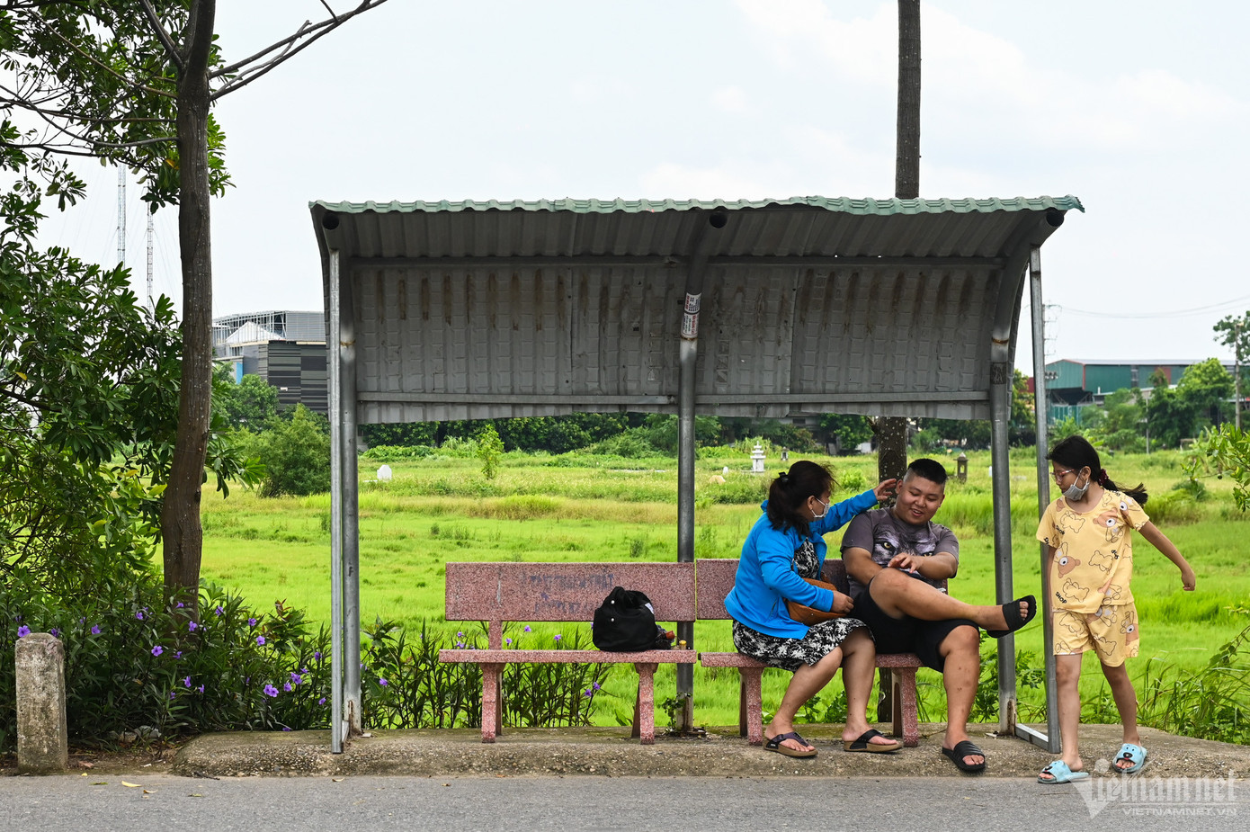 Hà Nội cho biết, việc đầu tư tuyến đại lộ Thăng Long đoạn nối từ quốc lộ 21 đến cao tốc Hà Nội - Hòa Bình nhằm phát triển mở rộng Hà Nội về phía tây và tây nam, đáp ứng nhu cầu vận tải ngày một tăng nhanh giữa trung tâm thủ đô với khu vực phía tây và kết nối tuyến đường Hồ Chí Minh. Hà Nội cho biết, việc đầu tư tuyến đại lộ Thăng Long đoạn nối từ quốc lộ 21 đến cao tốc Hà Nội - Hòa Bình nhằm phát triển mở rộng Hà Nội về phía tây và tây nam, đáp ứng nhu cầu vận tải ngày một tăng nhanh giữa trung tâm thủ đô với khu vực phía tây và kết nối tuyến đường Hồ Chí Minh.