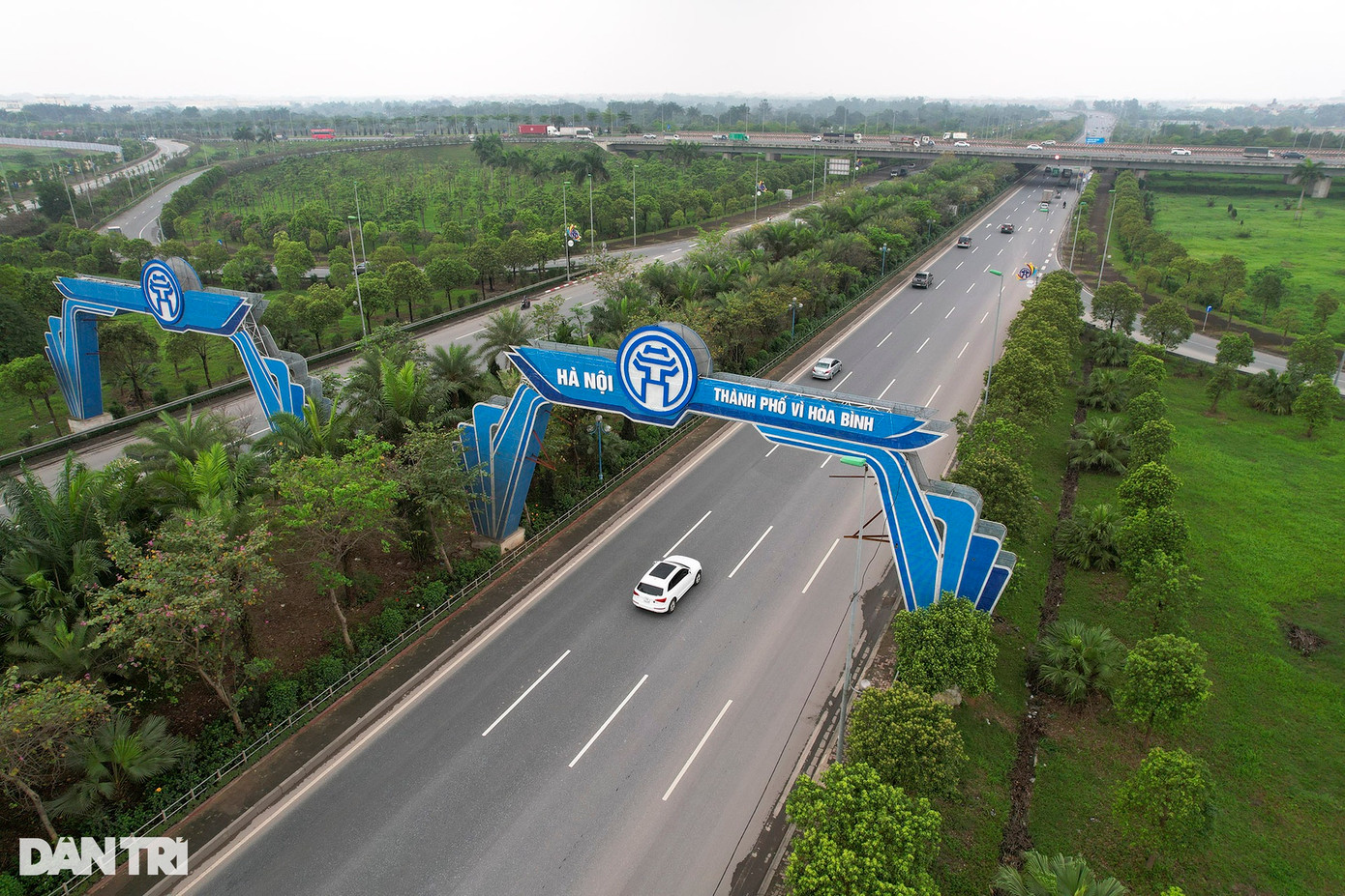 Đường Võ Nguyên Giáp đã làm giảm thời gian đi từ Nội Bài về trung tâm Hà Nội chỉ còn 30 phút, tuyến đường này được kết nối với đường Bắc Thăng Long - Nội Bài và làm giảm bớt lượng giao thông trên tuyến đường này.