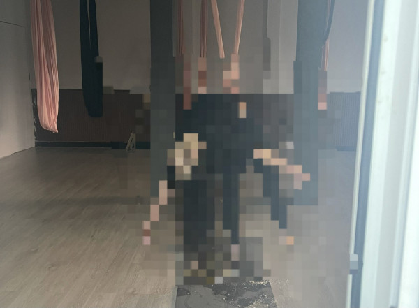 Thời điểm người dân phát hiện chị H tử vong ở phòng tập yoga.