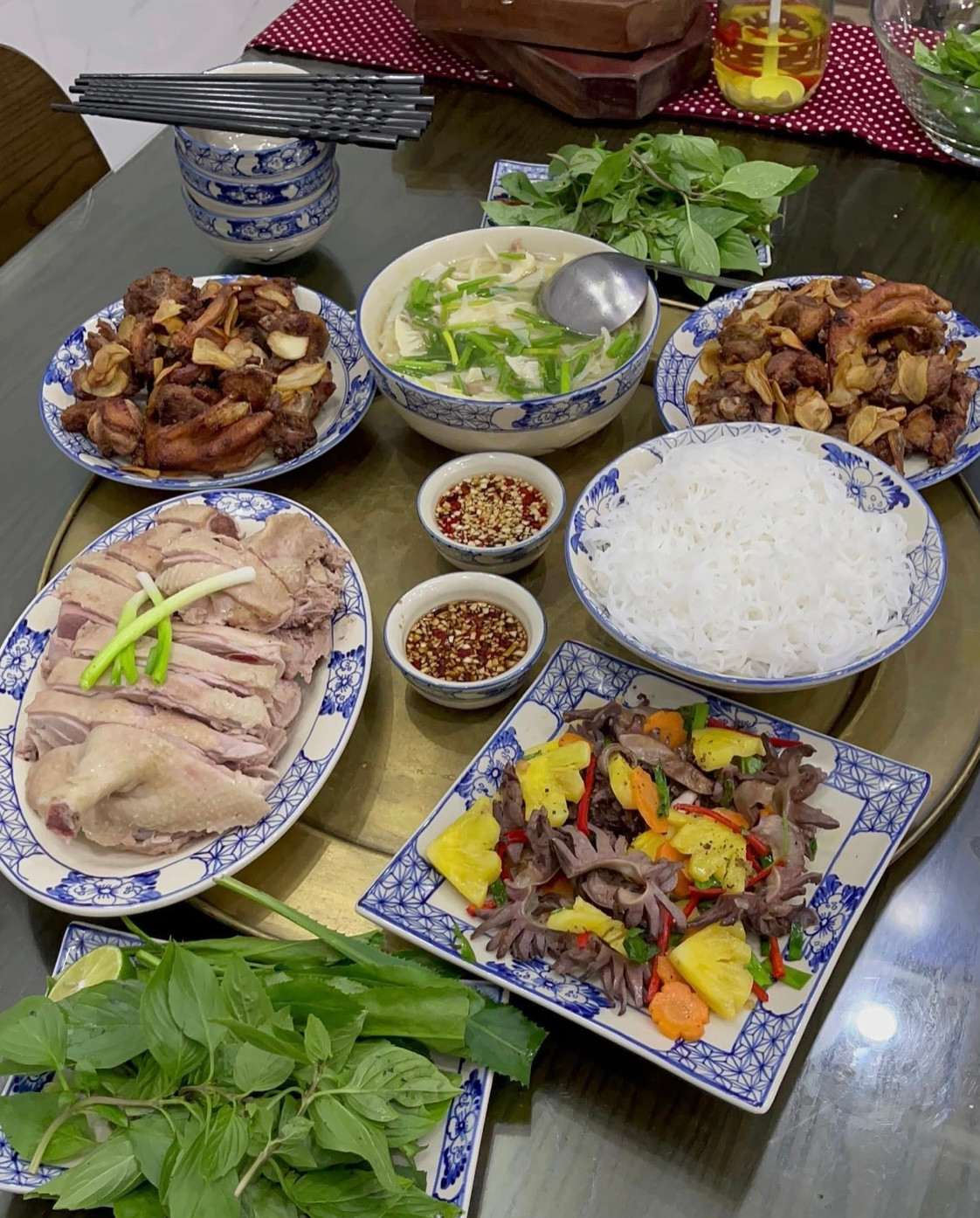 Các món ăn từ đơn giản đến cầu kỳ đều được anh trình bày hấp dẫn (Ảnh: NVCC). Các món ăn từ đơn giản đến cầu kỳ đều được anh trình bày hấp dẫn (Ảnh: NVCC).