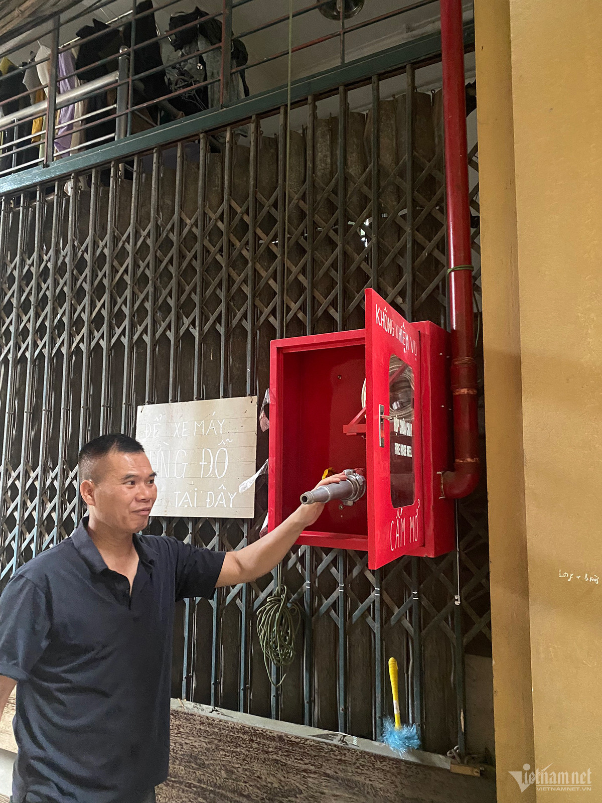 Vòi phun mạnh, công suất lớn, lắp dây vào là có thể phun nước lên cao và xa