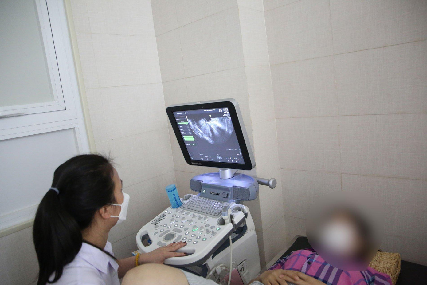 Chị H. phát hiện ung thư, tiền ung thư sau khi khám sức khỏe định kỳ. Ảnh: Bv cung cấp