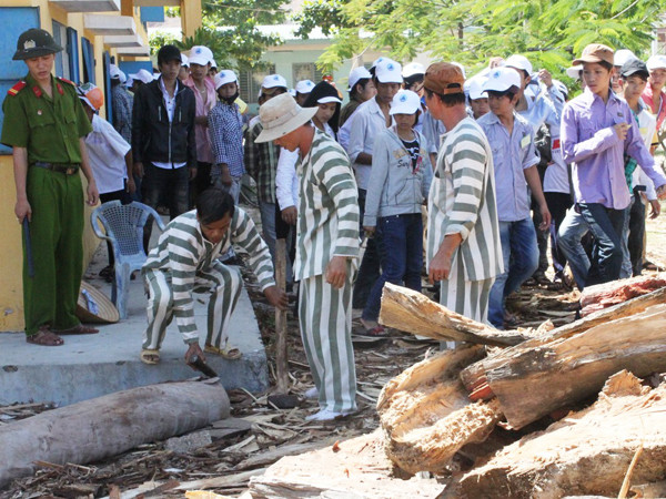 Đà Nẵng tổ chức tour tham quan trại giam, trại giáo dưỡng cho thanh thiếu niên “chậm tiến”. Ảnh: Nguyễn Huy. Đà Nẵng tổ chức tour tham quan trại giam, trại giáo dưỡng cho thanh thiếu niên “chậm tiến”. Ảnh: Nguyễn Huy