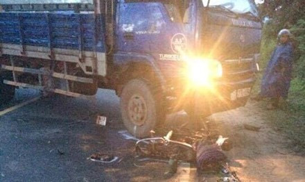 BẢN TIN ATGT: Đấu đầu xe khách, người đi xe máy tử vong tại chỗ ảnh 6