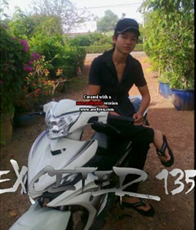 Nhân vật chính trong clip “diễn xiếc” trên yên xe