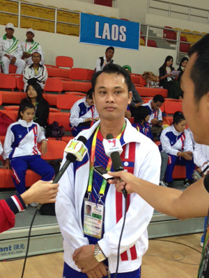 HLV Nguyễn Thanh Sang dẫn dắt các VĐV Lào thi đấu Vovinam. Ảnh: TL. HLV Nguyễn Thanh Sang dẫn dắt các VĐV Lào thi đấu Vovinam. Ảnh: TL