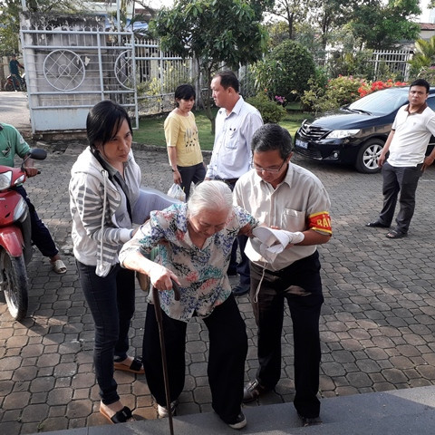 Chủ tịch UBND TPHCM tiếp người dân Thủ Thiêm ảnh 1