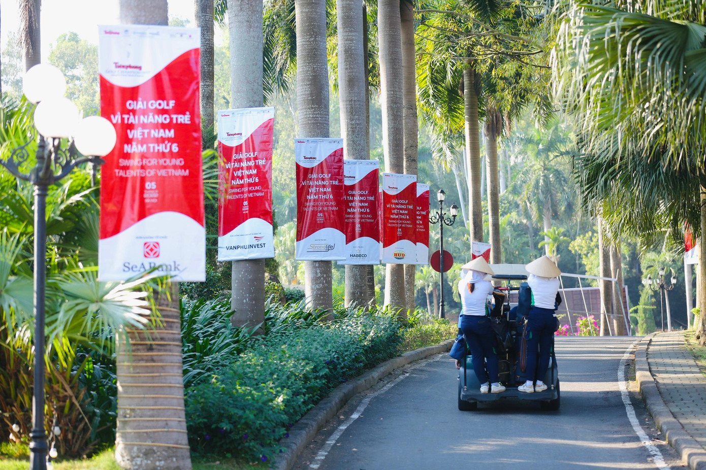 Các golfer sẽ được chia làm 5 bảng đấu: bảng A (HDCP từ 0-15), bảng B (HDCP từ 16- 28), bảng C (HDCP từ 29-36), bảng nữ, và bảng Tài năng trẻ, thi đấu theo thể thức đấu gậy 18 hố tính điểm NET theo Handicap ngày- System 36.