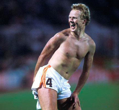 Top 10 khoảnh khắc đáng nhớ trong lịch sử EURO ảnh 4