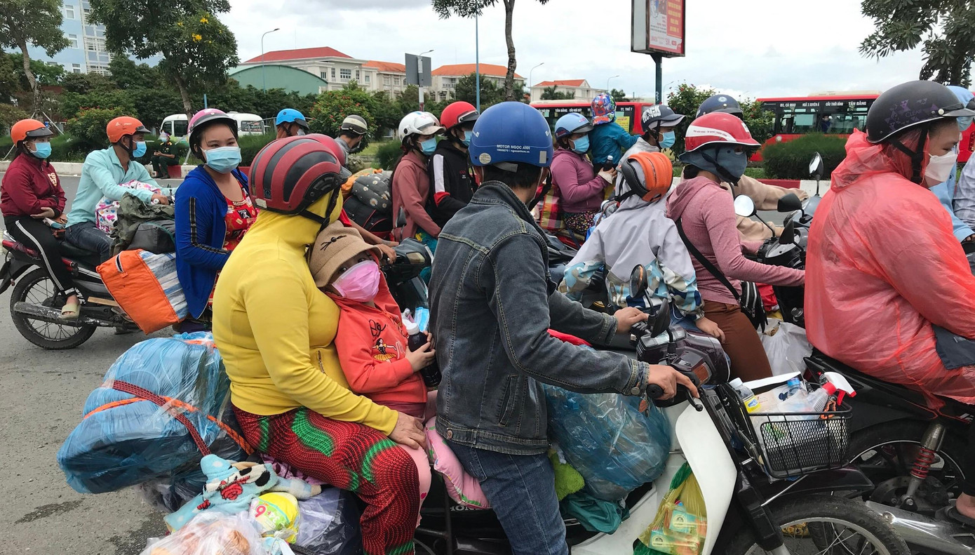 Dòng người về quê Bạc Liêu