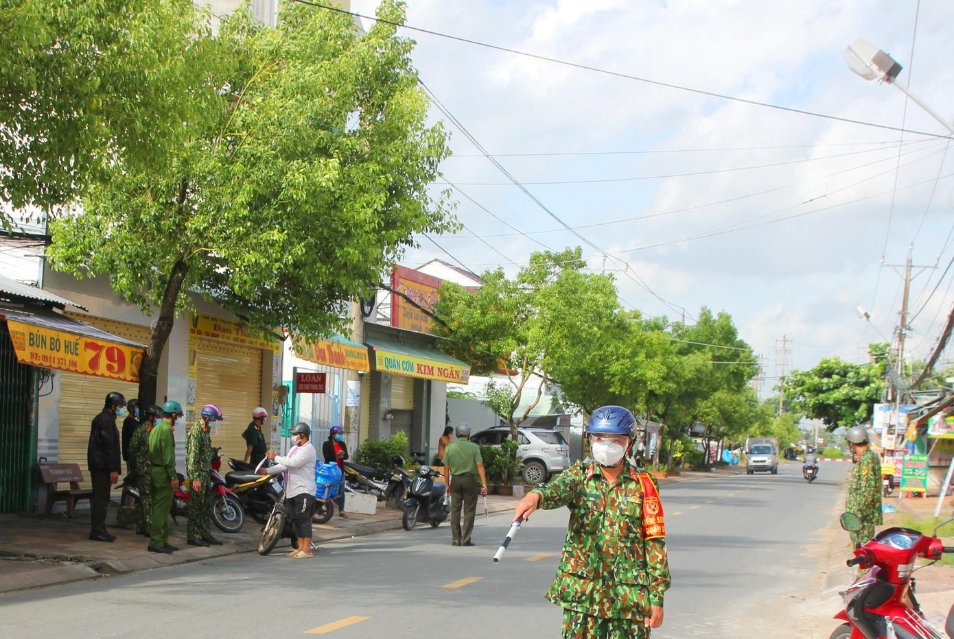 Khuyến cáo người dân hạn chế ra đường ban đêm