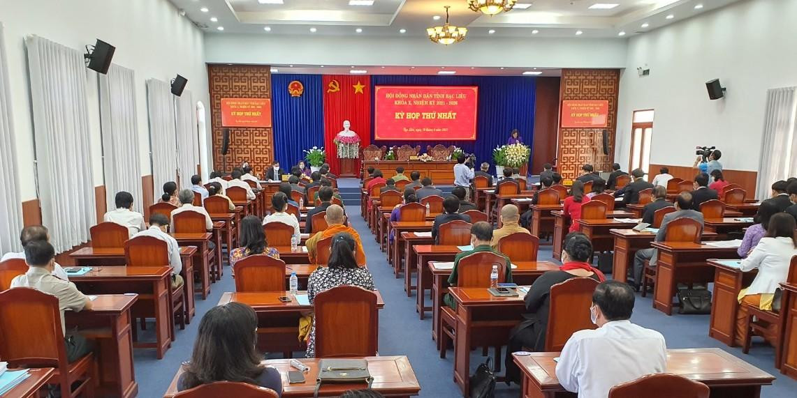 Các đại biểu tham dự kỳ họp bầu các chức danh chủ chốt HĐND, UBND tỉnh Bạc Liêu Các đại biểu tham dự kỳ họp bầu các chức danh chủ chốt HĐND, UBND tỉnh Bạc Liêu