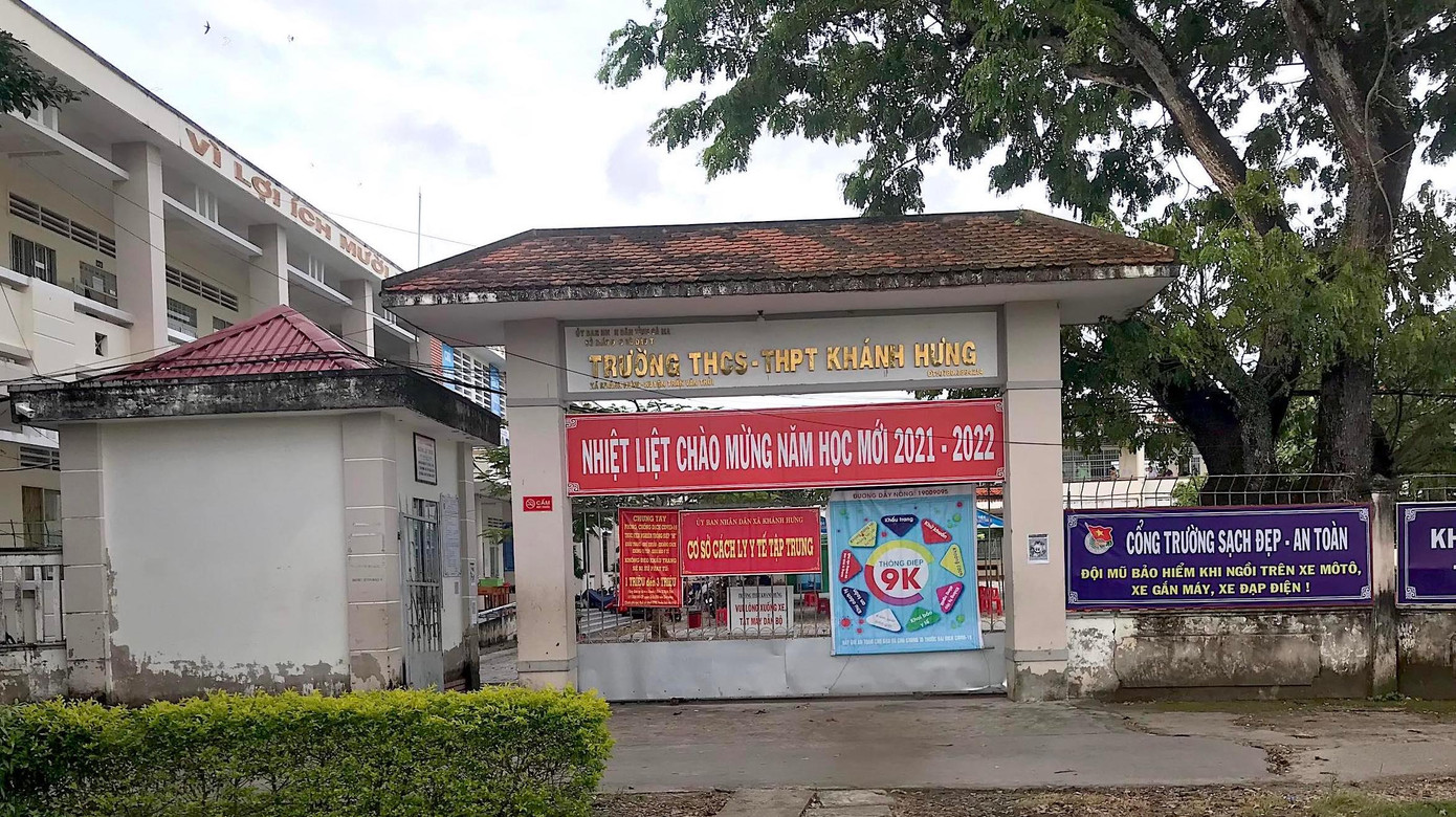 Trường THPT Khánh Hưng tận dụng làm khu cách ly tập trung đón người dân về quê tự phát Trường THPT Khánh Hưng tận dụng làm khu cách ly tập trung đón người dân về quê tự phát