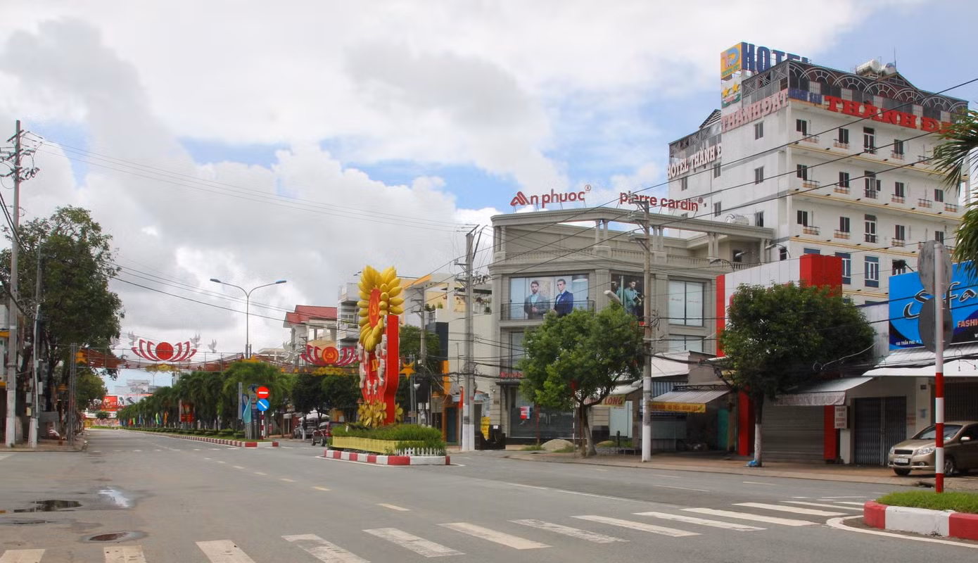 Chủ tịch UBND tỉnh Bạc Liêu áp dụng nhiều biện pháp giãn cách xã hội, cho thành lập trạm y tế lưu động tại xã, phường để phòng chống dịch