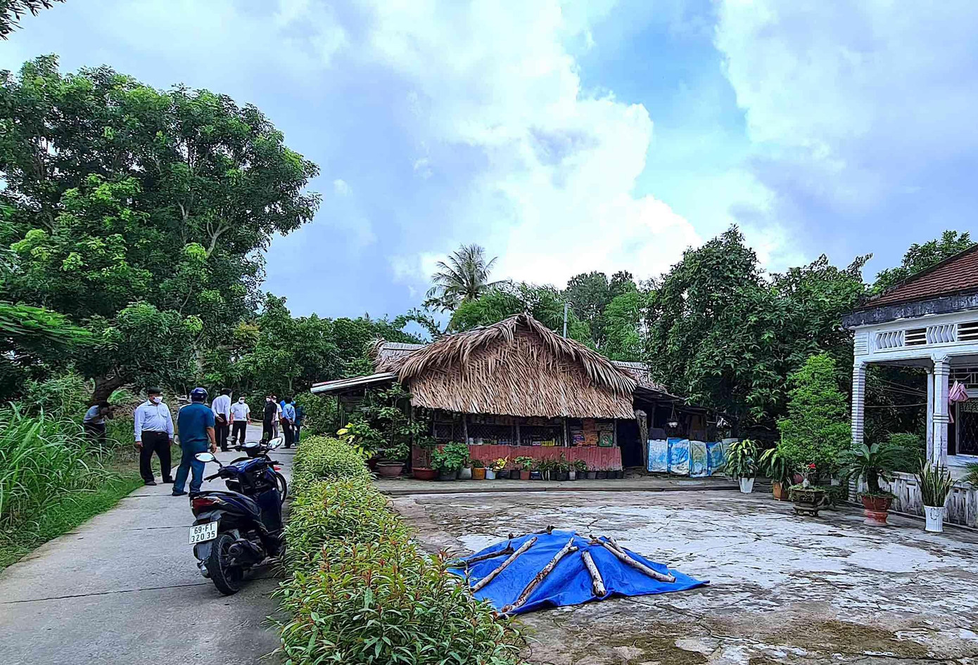 Khu vực nhà BN Lê Văn Đ bị phong toả để phòng chống dịch Covid- 19 Khu vực nhà BN Lê Văn Đ bị phong toả để phòng chống dịch Covid- 19