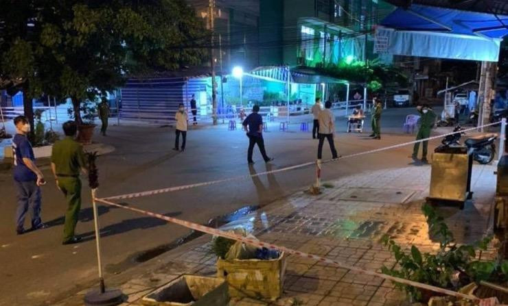 Hiện nay, nhiều khu vực tại thành phố Cà Mau bị phong toả vì xuất hiện chùm ca bệnh trong cộng đồng
