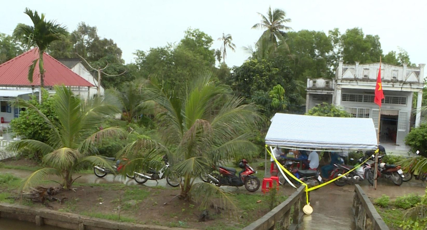 Phong tỏa khu vực có 2 chùm ca lây nhiễm SARS- CoV- 2. Phong tỏa khu vực có 2 chùm ca lây nhiễm SARS- CoV- 2.