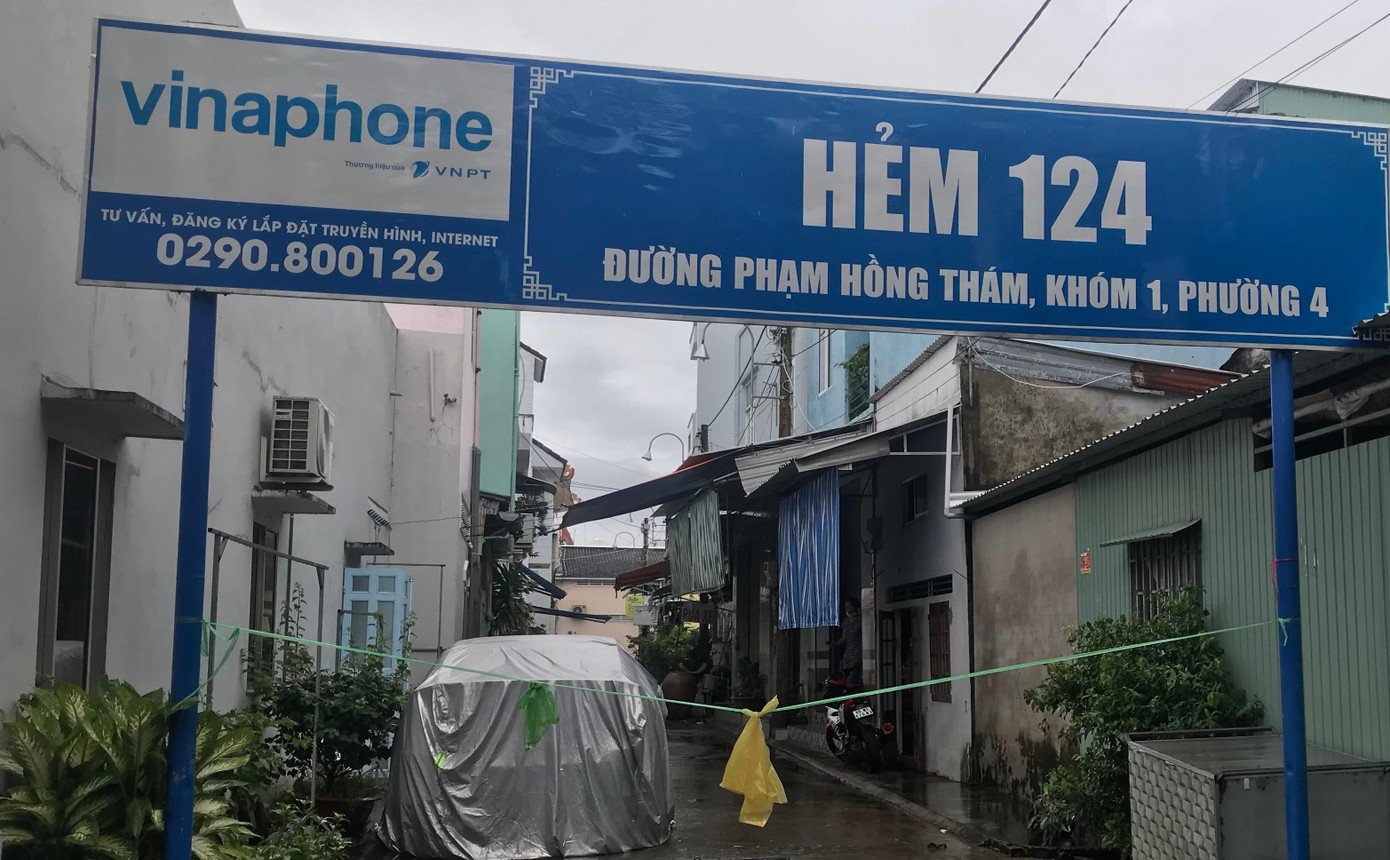 Nhiều khu vực dân cư thành phố Cà Mau bị phong toả, tầm soát bệnh lây lan trong cộng đồng Nhiều khu vực dân cư thành phố Cà Mau bị phong toả, tầm soát bệnh lây lan trong cộng đồng