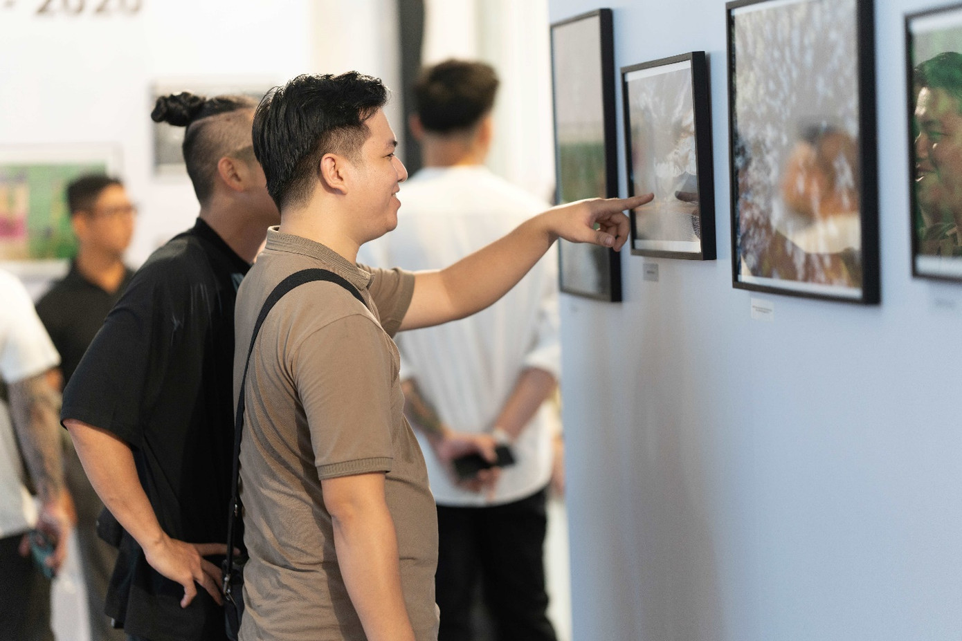 Khách tham quan buổi triển lãm ảnh do Sony Việt Nam tổ chức tại TP HCM