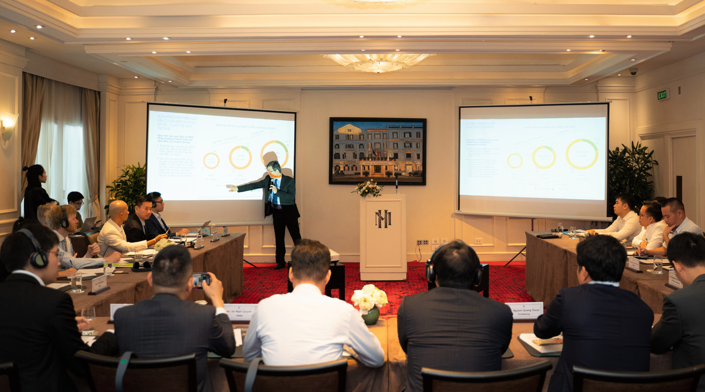 Ông Ngô Thế Triệu cho rằng, các quỹ toàn cầu tập trung vào ESG thu hút dòng tiền mới từ các nhà đầu tư, và tiềm năng tăng trưởng của các quỹ tập trung vào ESG là rất có triển vọng. Ông Ngô Thế Triệu cho rằng, các quỹ toàn cầu tập trung vào ESG thu hút dòng tiền mới từ các nhà đầu tư, và tiềm năng tăng trưởng của các quỹ tập trung vào ESG là rất có triển vọng.