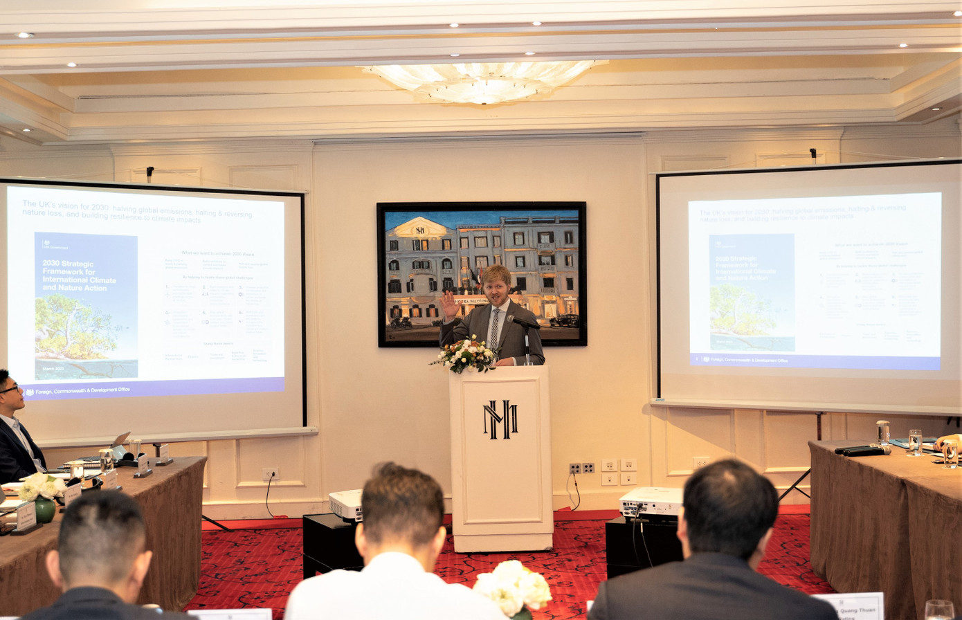 Ông Tom Thornley, Bí thư thứ nhất về Khí hậu và Thiên nhiên, Đại sứ quán Anh tại Hà Nội Ông Tom Thornley, Bí thư thứ nhất về Khí hậu và Thiên nhiên, Đại sứ quán Anh tại Hà Nội