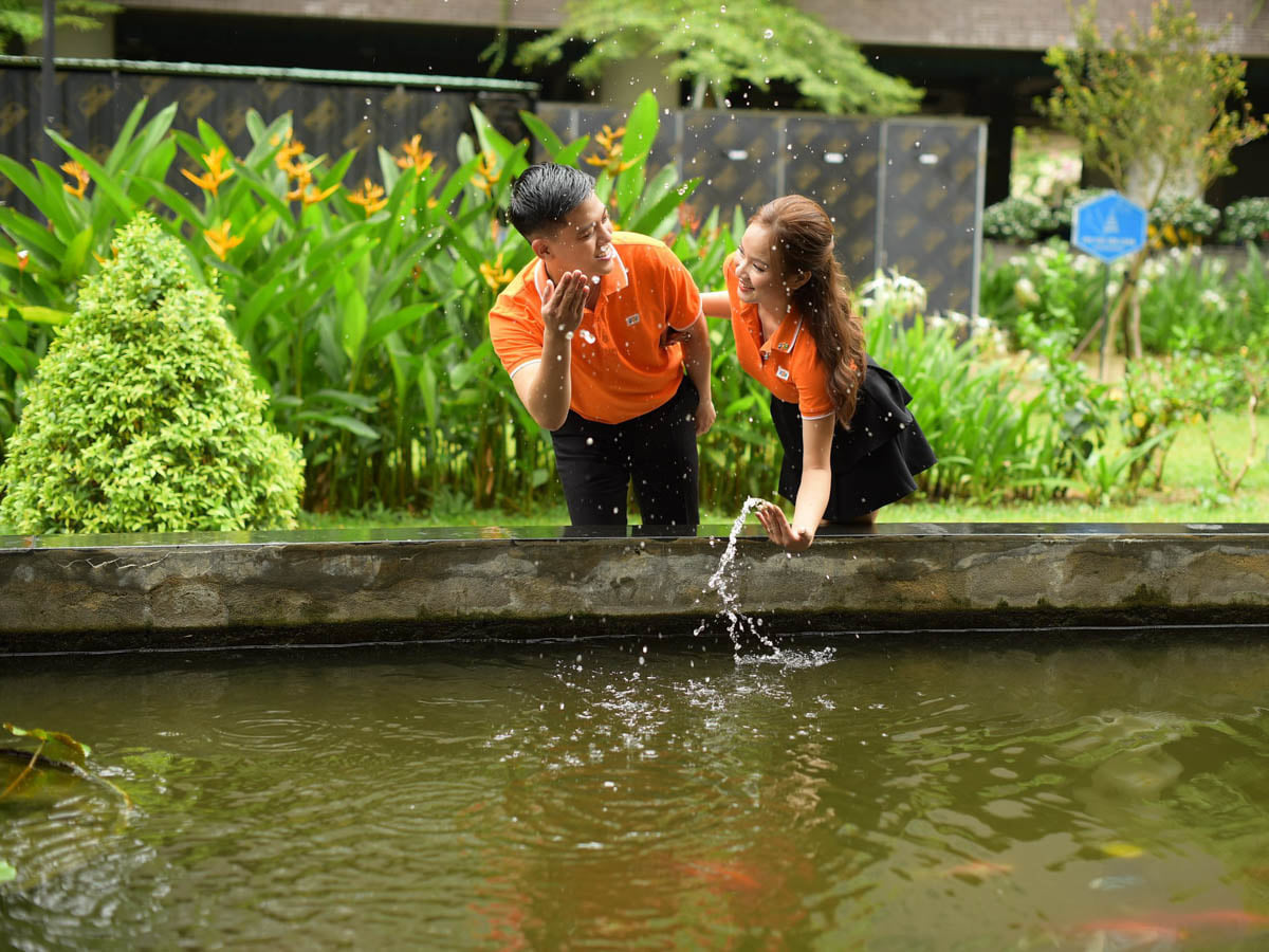 Giải lao bằng vài phút trò chuyện, đi dạo cùng đồng nghiệp cũng sẽ hạn chế thời gian mắt mỏi vì màn hình máy tính Giải lao bằng vài phút trò chuyện, đi dạo cùng đồng nghiệp cũng sẽ hạn chế thời gian mắt mỏi vì màn hình máy tính