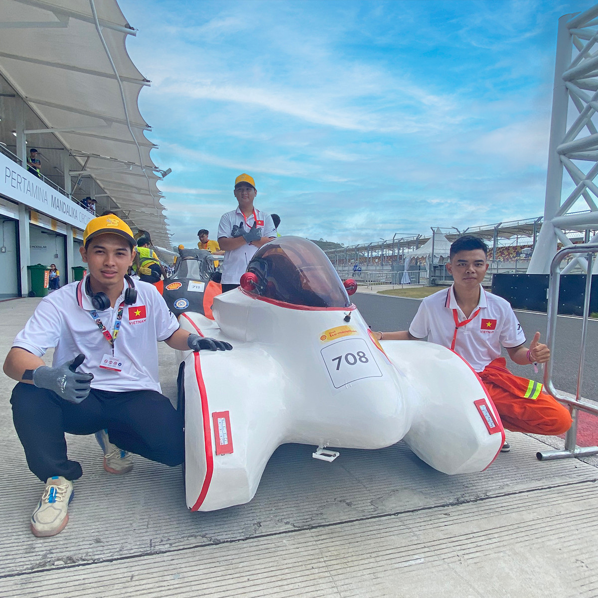 Mẫu xe đạt quy chuẩn kỹ thuật của cuộc thi của Đại học Lạc Hồng Mẫu xe đạt quy chuẩn kỹ thuật của cuộc thi của Đại học Lạc Hồng