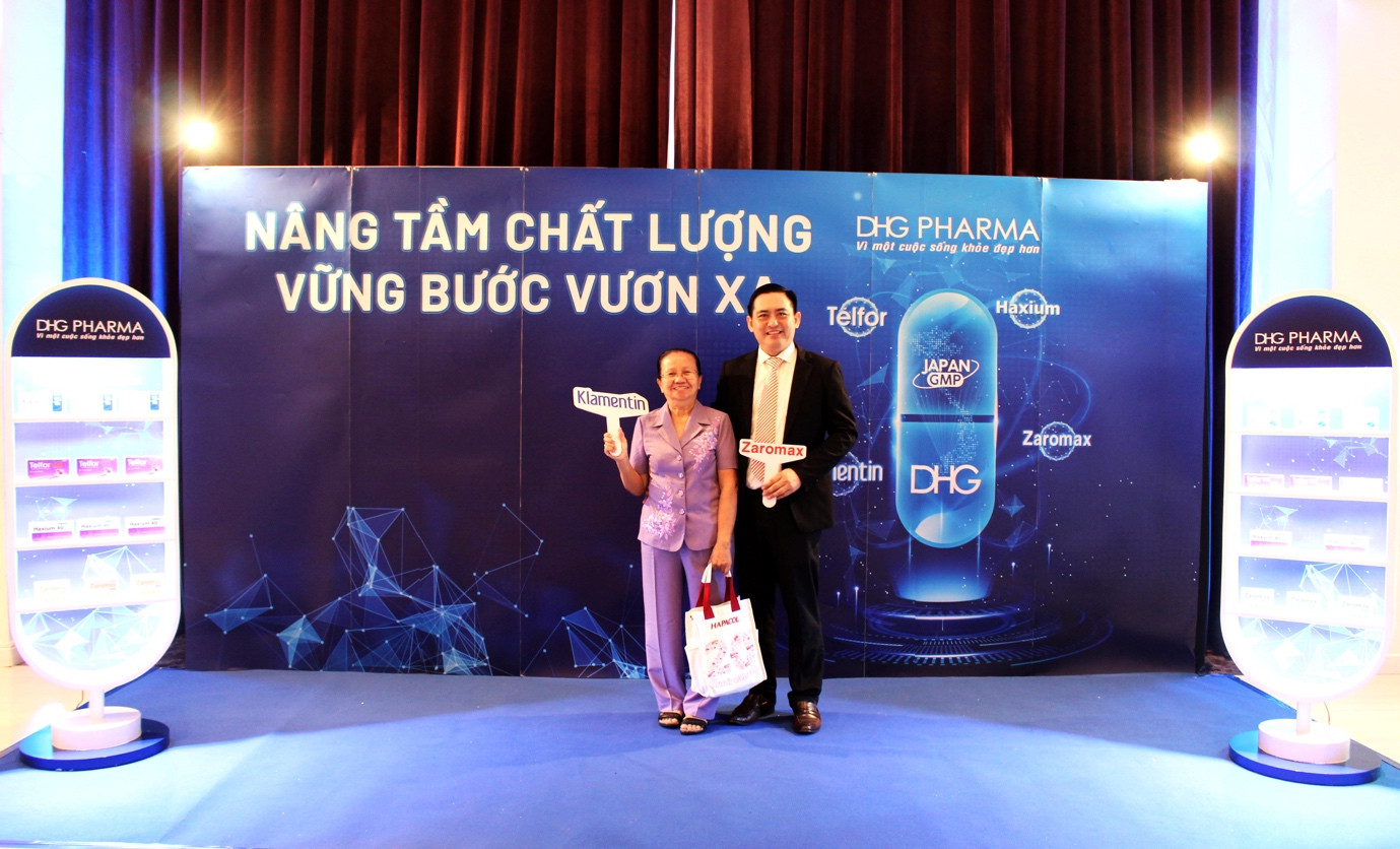 Niềm tin và đồng hành của hàng nghìn nhà thuốc tiếp sức mạnh cho Dược Hậu Giang vững bước vươn xa.