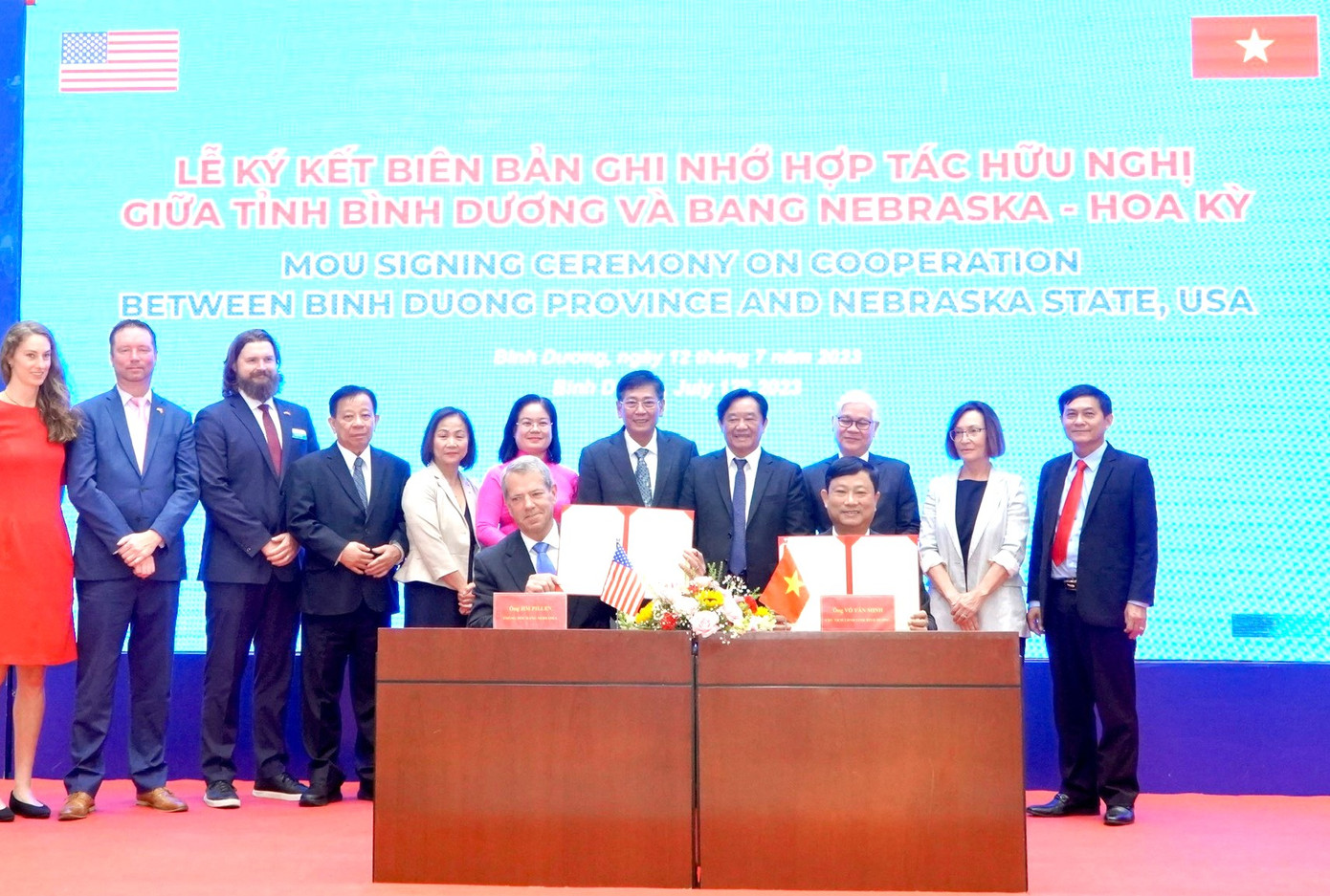 Bình Dương ký kết hợp tác với bang Nebraska Bình Dương ký kết hợp tác với bang Nebraska