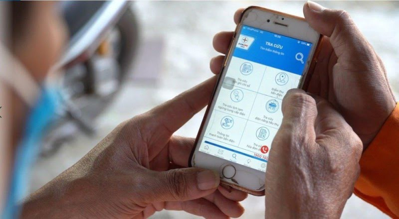 Khách hàng truy cập ứng dụng tra cứu tiền điện và các dịch vụ điện trên nền tảng số Khách hàng truy cập ứng dụng tra cứu tiền điện và các dịch vụ điện trên nền tảng số