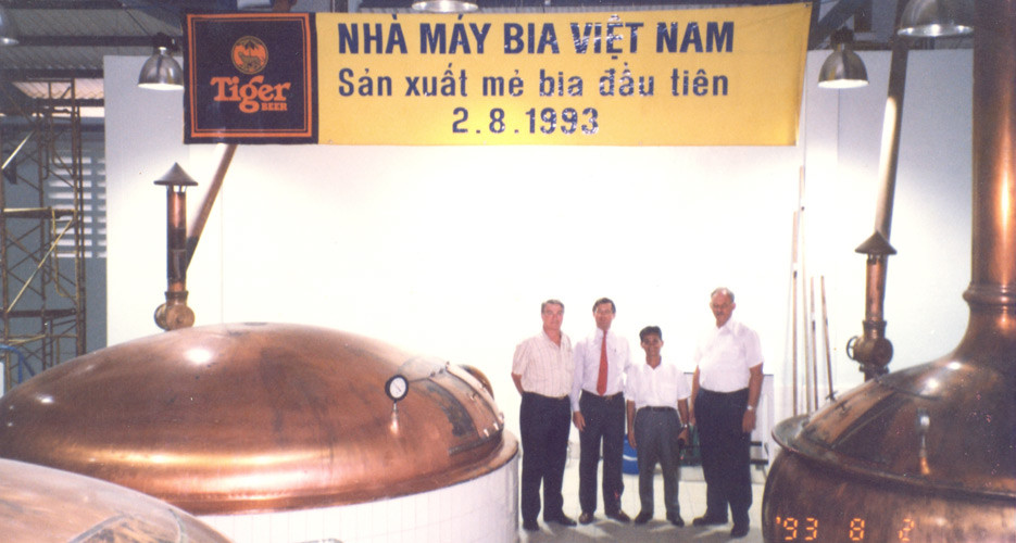 Những mẻ bia Tiger đầu tiên đã ra đời vào năm 1993 tại nhà máy Hóc Môn (nay là quận 12),Tp. Hồ Chí Minh Những mẻ bia Tiger đầu tiên đã ra đời vào năm 1993 tại nhà máy Hóc Môn (nay là quận 12),Tp. Hồ Chí Minh