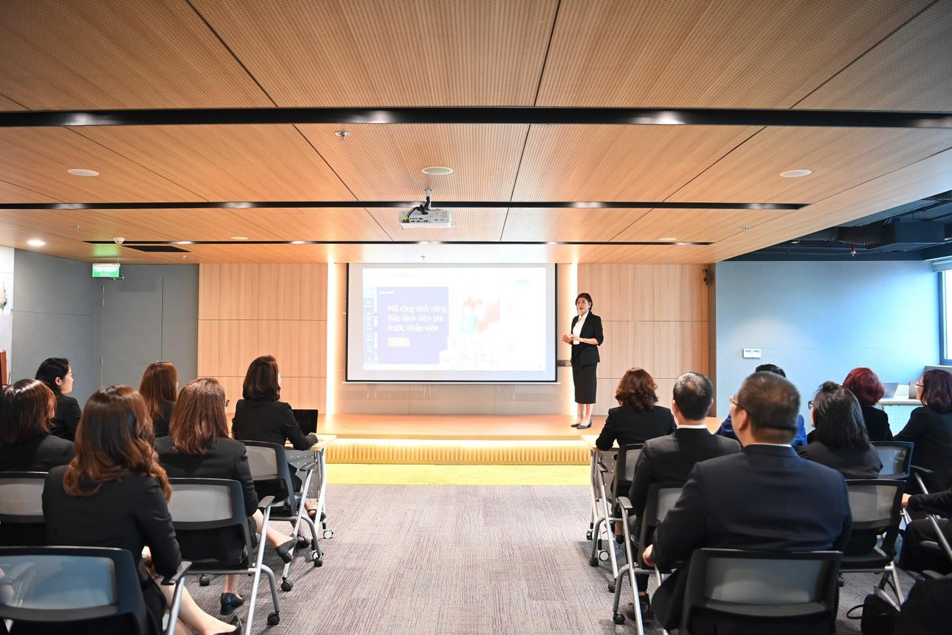 Hàng loạt hành động tức thời và dài hạn được triển khai