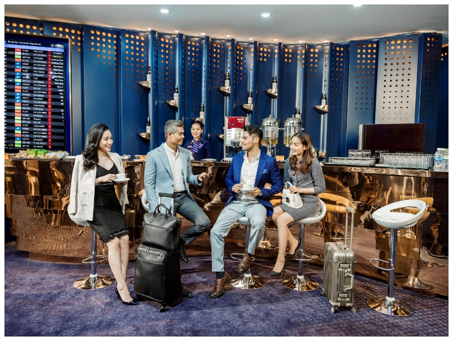 Chủ thẻ SHB VISA Platinum Star có cơ hội trải nghiệm phòng chờ dát vàng duy nhất Việt Nam