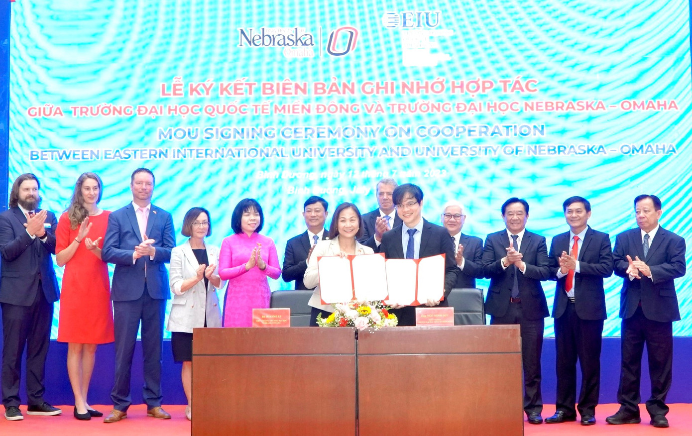 Trường Đại học Quốc Miền Đông ký kết với Trường Đại học Nebraska Trường Đại học Quốc Miền Đông ký kết với Trường Đại học Nebraska