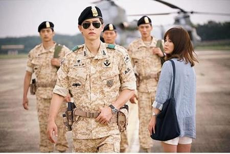 Mỹ nam Song Joong Ki gặp nạn trên phim trường ảnh 1