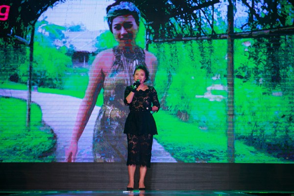 Tóc Tiên “quậy” tưng bừng sân khấu khiến fan phát cuồng ảnh 8