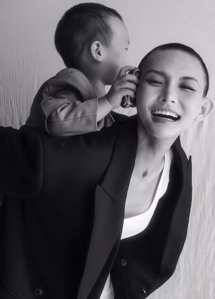 Sau khi rời nhà Decao, Lâm Minh và con trai hiện đang sống tại TP.HCM.