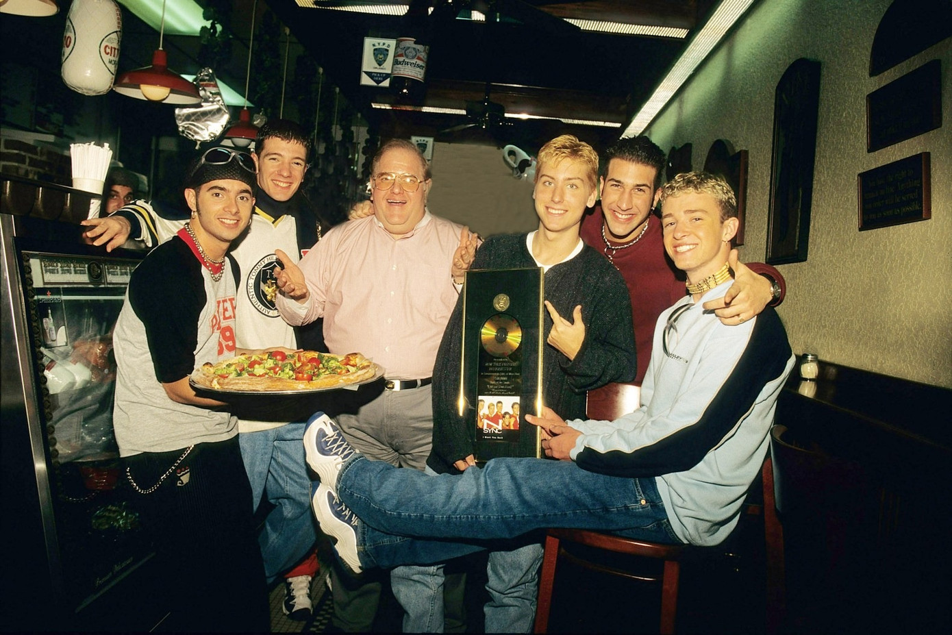 Lou Pearlman - người đứng sau thành công của hai boyband thành công nhất lịch sử. Lou Pearlman - người đứng sau thành công của hai boyband thành công nhất lịch sử.