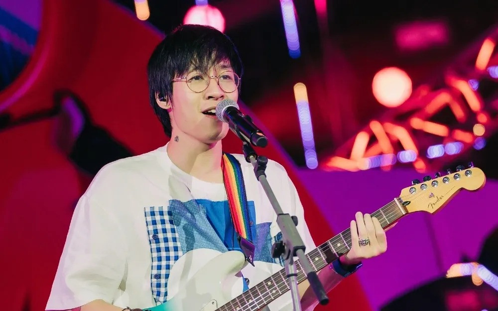 Thắng liệu có thể lấy lại tình cảm của người hâm mộ hay không, đều tùy thuộc ở nam ca sĩ.