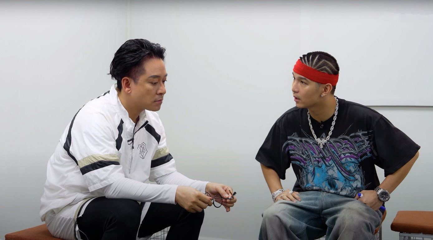 Anh nhận lỗi sai và thiếu tế nhị khi không đếm đúng số lượng tổng thành viên. Anh nhận lỗi sai và thiếu tế nhị khi không đếm đúng số lượng tổng thành viên.