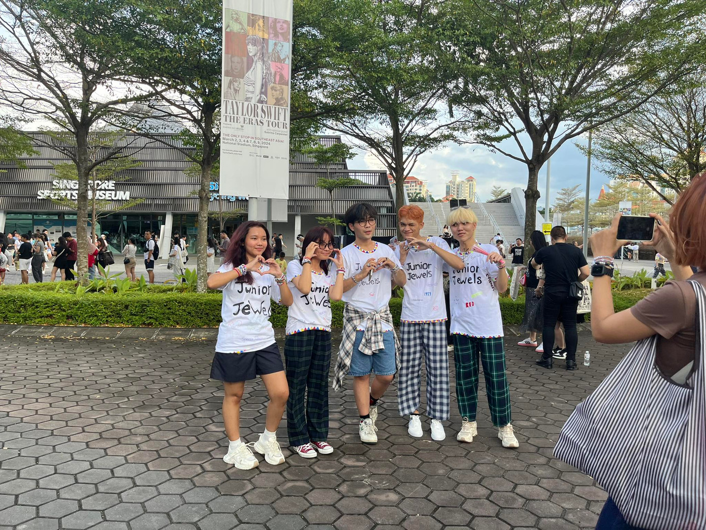 Thành công của The Eras Tour đó là hướng tới mọi đối tượng khán giả. Thành công của The Eras Tour đó là hướng tới mọi đối tượng khán giả.