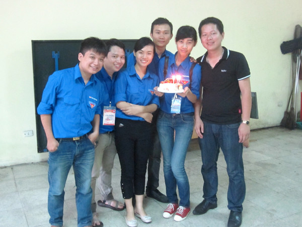 Nguyễn Thị Quế nhận tuổi mới trong không khí tình nguyện . Nguyễn Thị Quế nhận tuổi mới trong không khí tình nguyện