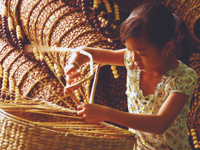 Đan giỏ bằng cọng lục bình