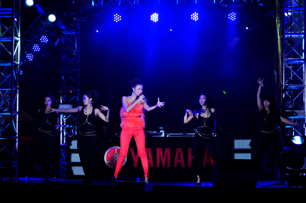 Maya với Cho tim em thôi mong chờ