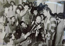 Phi công Mỹ bị bắn rơi trên bầu trời Việt Nam