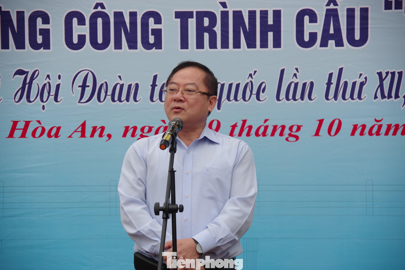 Phát biểu tại lễ khởi công, nhà báo Lê Xuân Sơn, Tổng Biên tập báo Tiền Phong nhấn mạnh, để góp phần giúp các địa phương miền núi khó khăn, báo Tiền Phong luôn chú trọng công tác an sinh xã hội, huy động nguồn lực đóng góp xây dựng cơ sở hạ tầng. Đặc biệt, báo tập trung huy động nguồn lực xây dựng, kiên cố hóa nhà ở cho hộ nghèo, gia đình chính sách, xây cầu dân sinh hỗ trợ các địa phương, giúp học sinh vùng khó khăn thuận tiện đến trường.