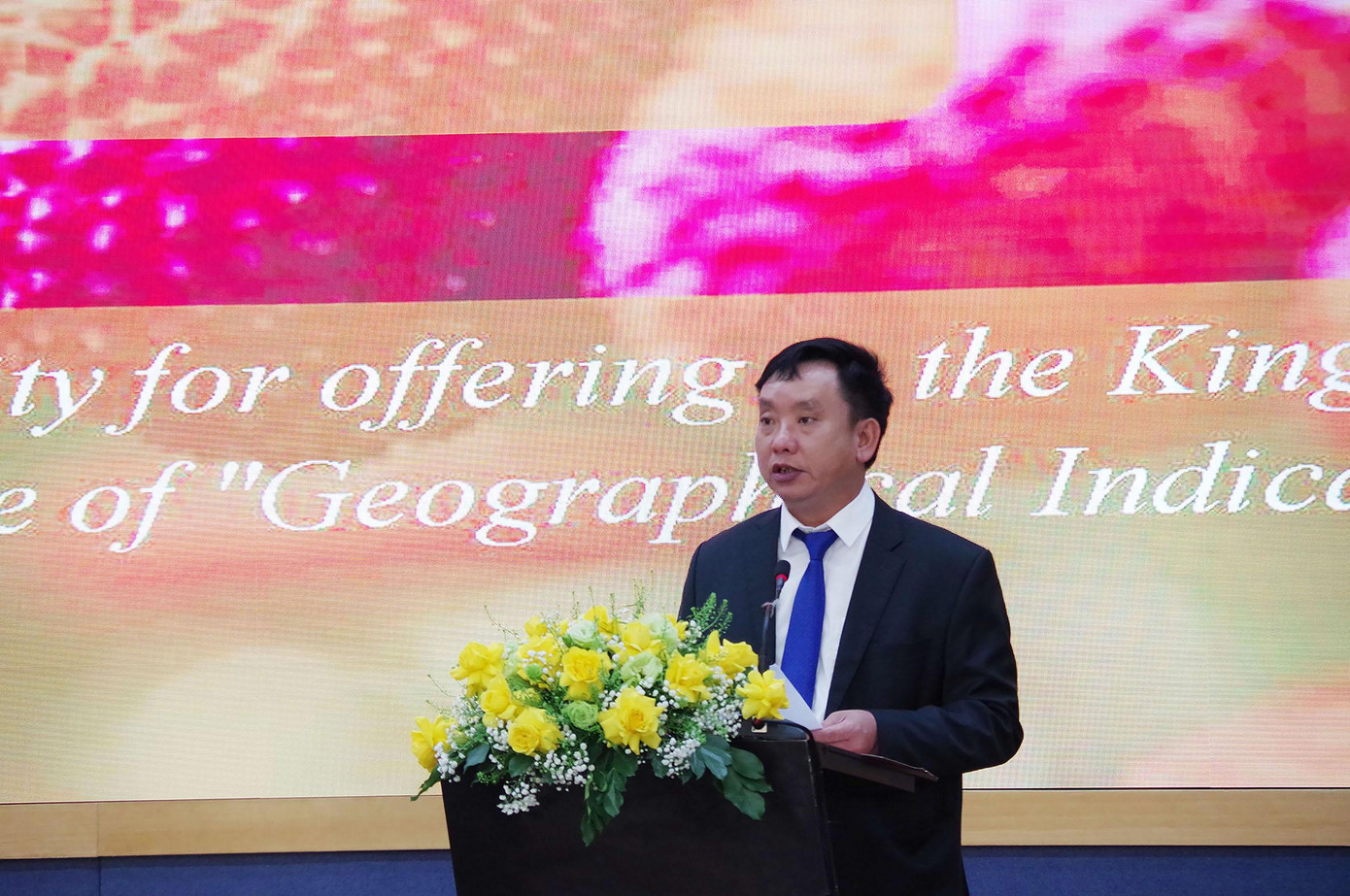 Ông Trần Văn Quân, Phó Chủ tịch UBND tỉnh Hải Dương tham luận tại Diễn đàn. Ảnh: Viết Hà