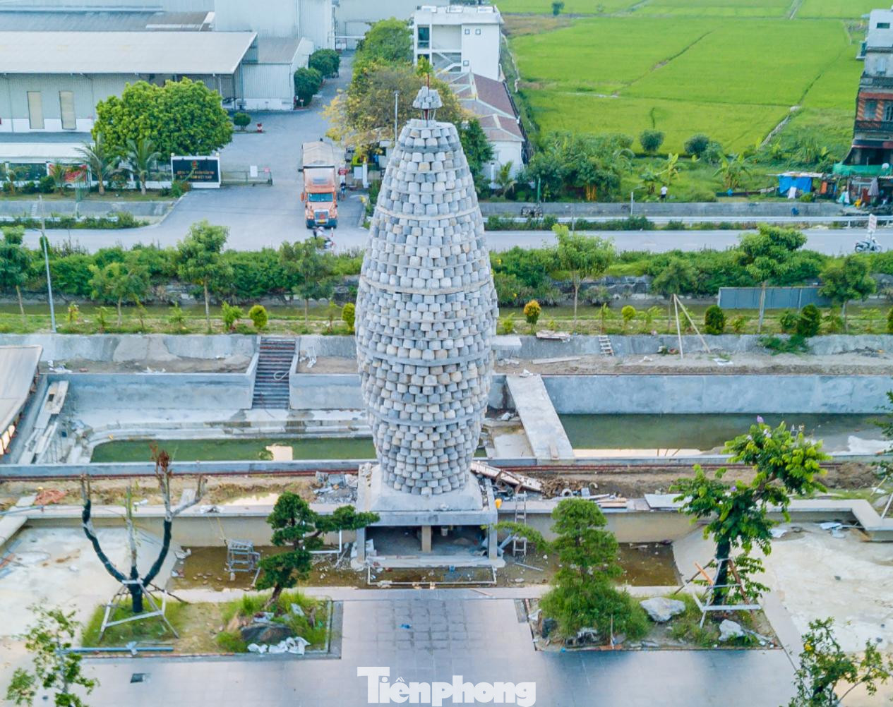 Anh Toản cho biết, anh dành thời gian, tiền bạc để sưu tầm những chiếc cối đá, xây dựng khu trưng bày, qua đó muốn lưu giữ, bảo tồn nét văn hoá của những vùng quê, của nền văn hoá nông nghiệp.