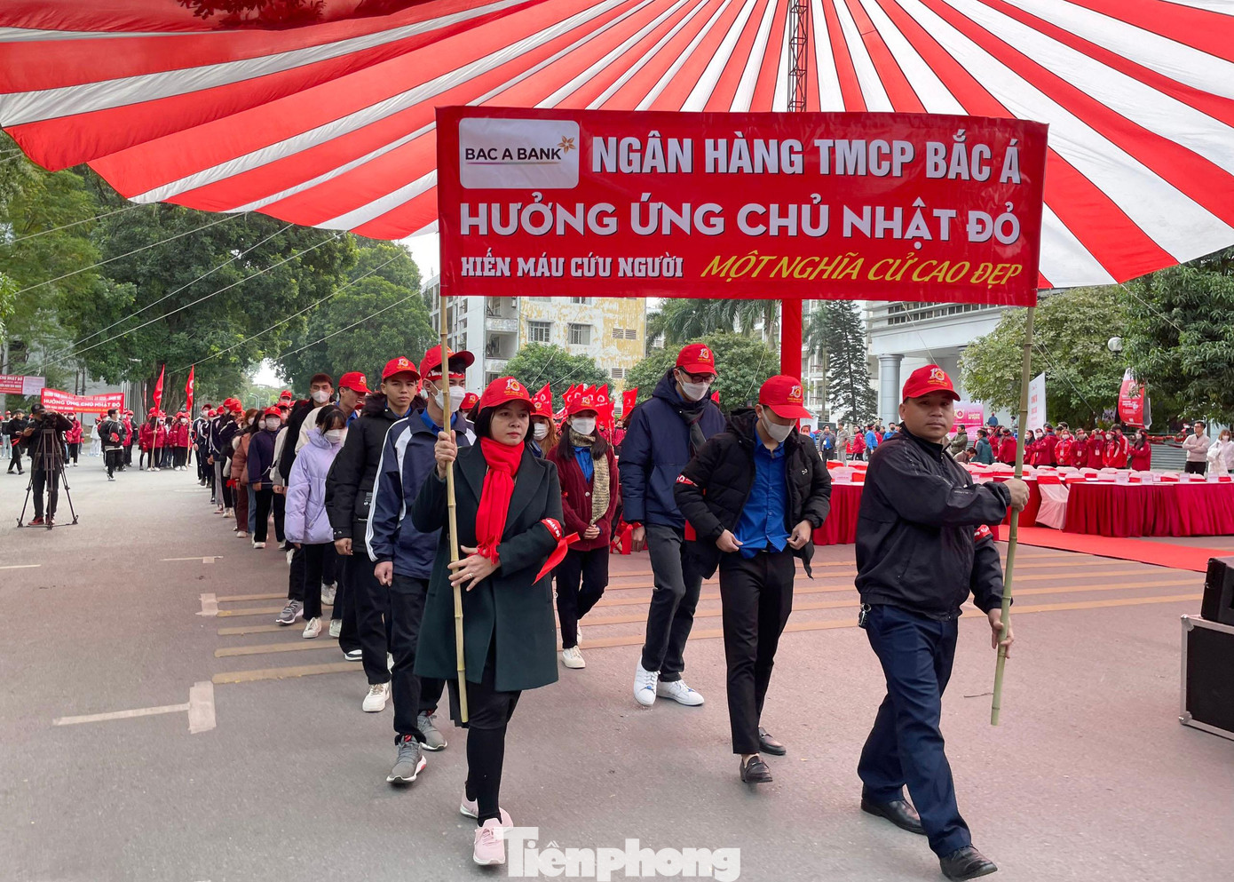 Đội hình cổ động cho BAC A BANK